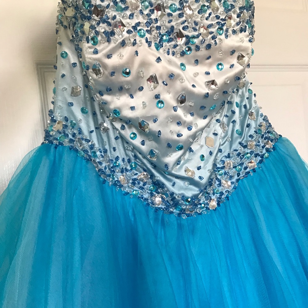 USED 🔥 Strapless Prom Ready Sexy Dress!